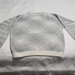 Men's Gray And White  Sweater